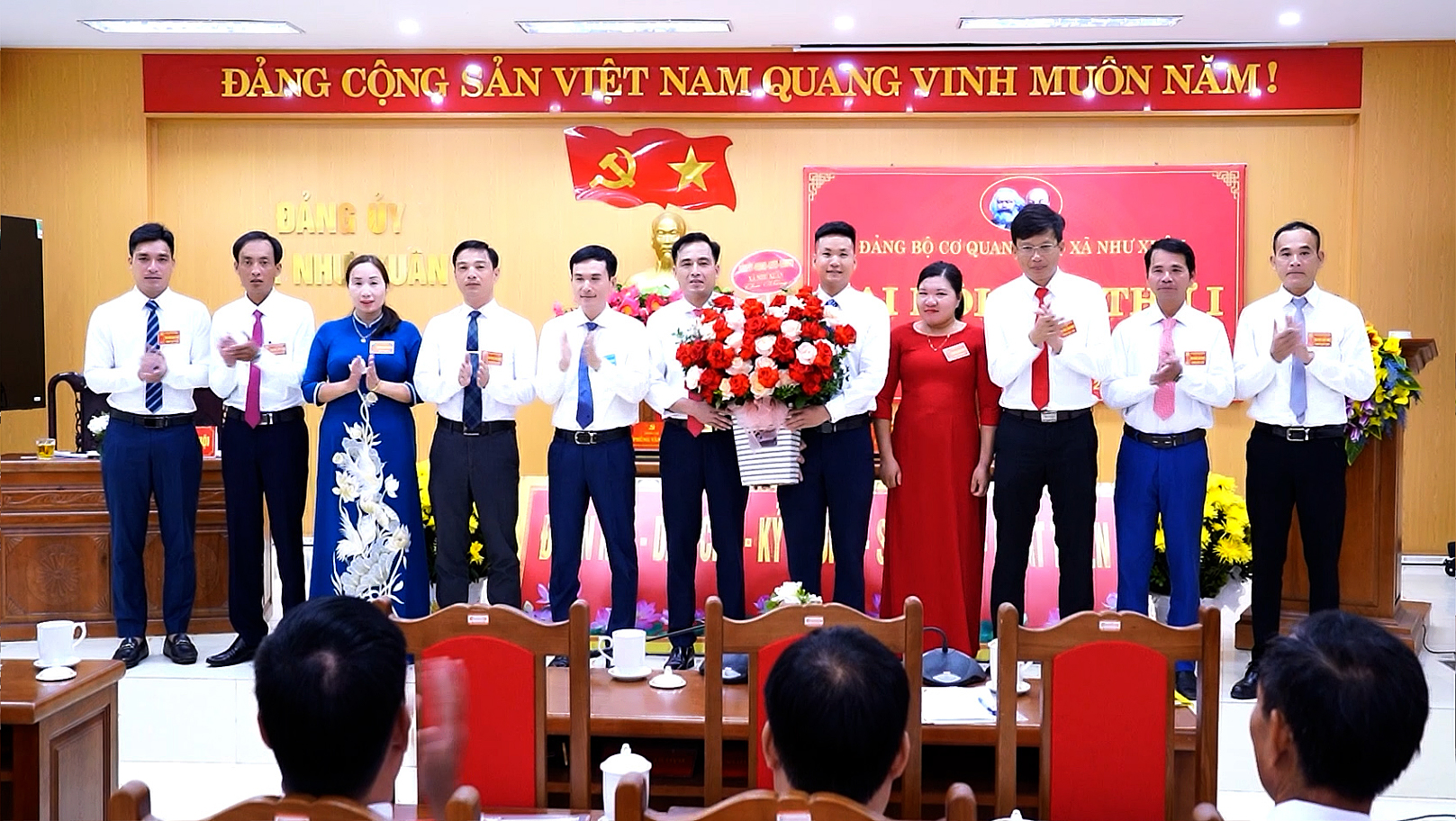 Anh-tin-bai